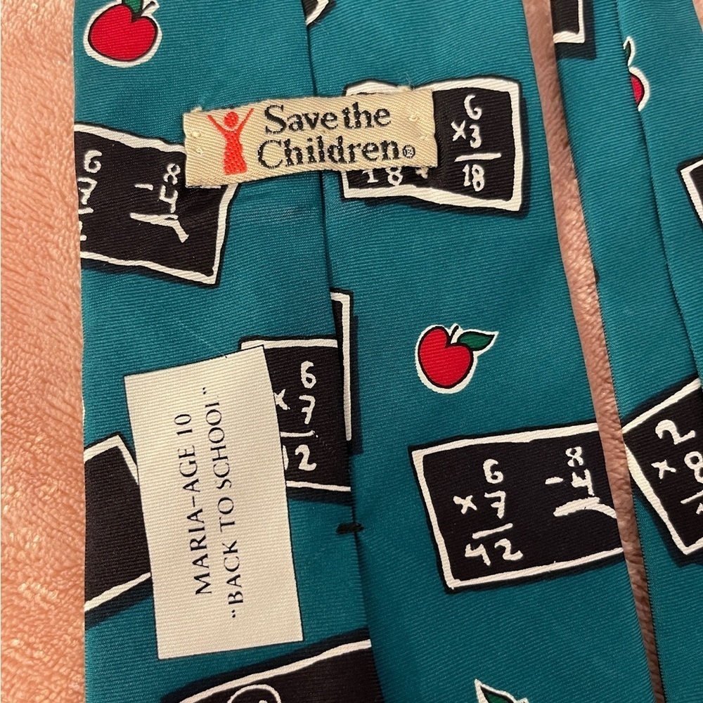 Chalkboard and Apple Patterned Tie - Picture 7 of 8